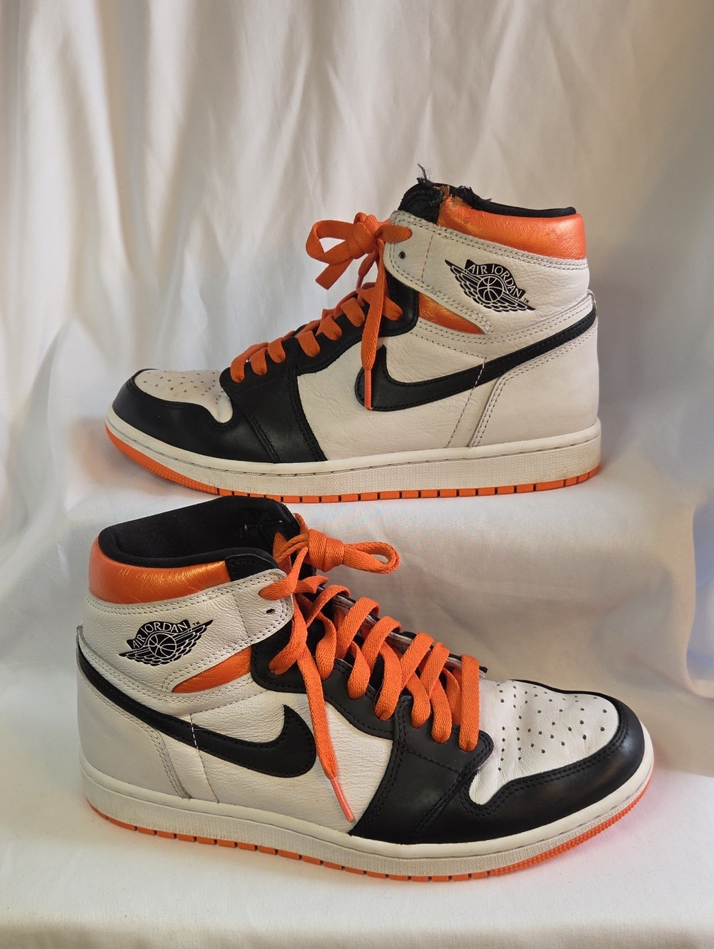 Air Jordan 1 Retro High OG "Electro Orange" - Size 8.5